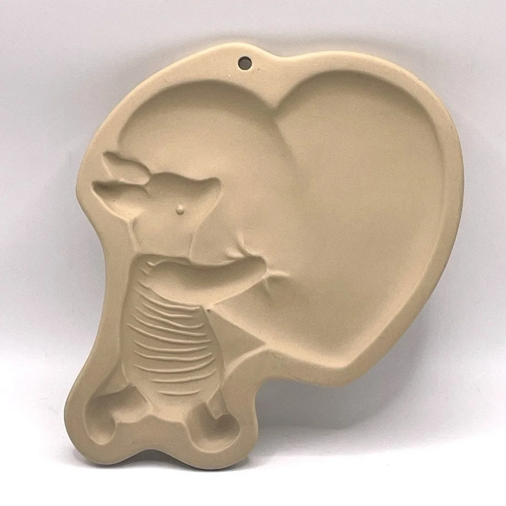 DISNEY Piglet Brown Bag Cookie Mold Winnie the Pooh‎ SECOND